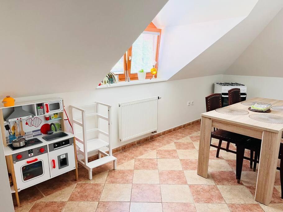 Apartman Se Zahradou 20 Minut Do Centra Prahy Ořech エクステリア 写真